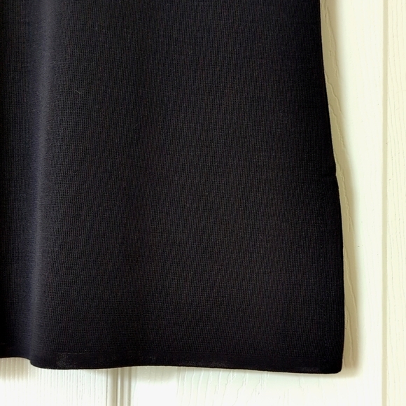 Misook Classic Silky Knit Lightweight Scoop Neck Wide Strap Tank Top Black Small - Picture 7 of 9